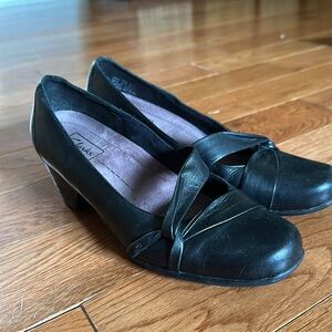 Clarks Everyday Active Air Black Leather Double Strap Mary Jane Pumps Heels 7.5M